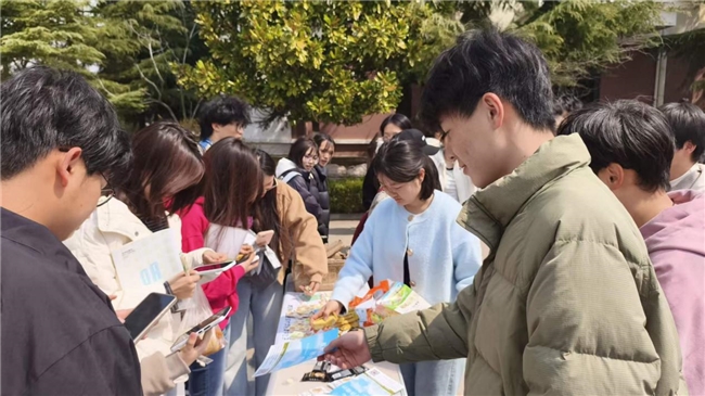 以爱之名 伴你成长！上海立信会计金融学院会计学院团委联合益行百校开展关爱留守儿童主题活动