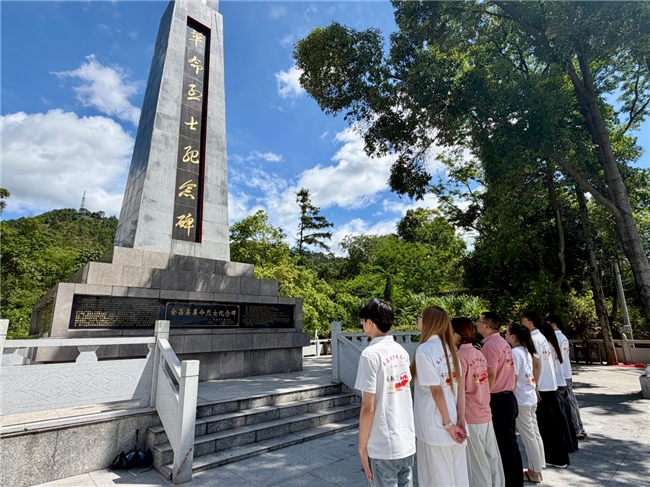2026年南昌医学院药学院暑期“三下乡”实践活动④——丰碑旧址寻根铸魂，义诊调研赋能老区